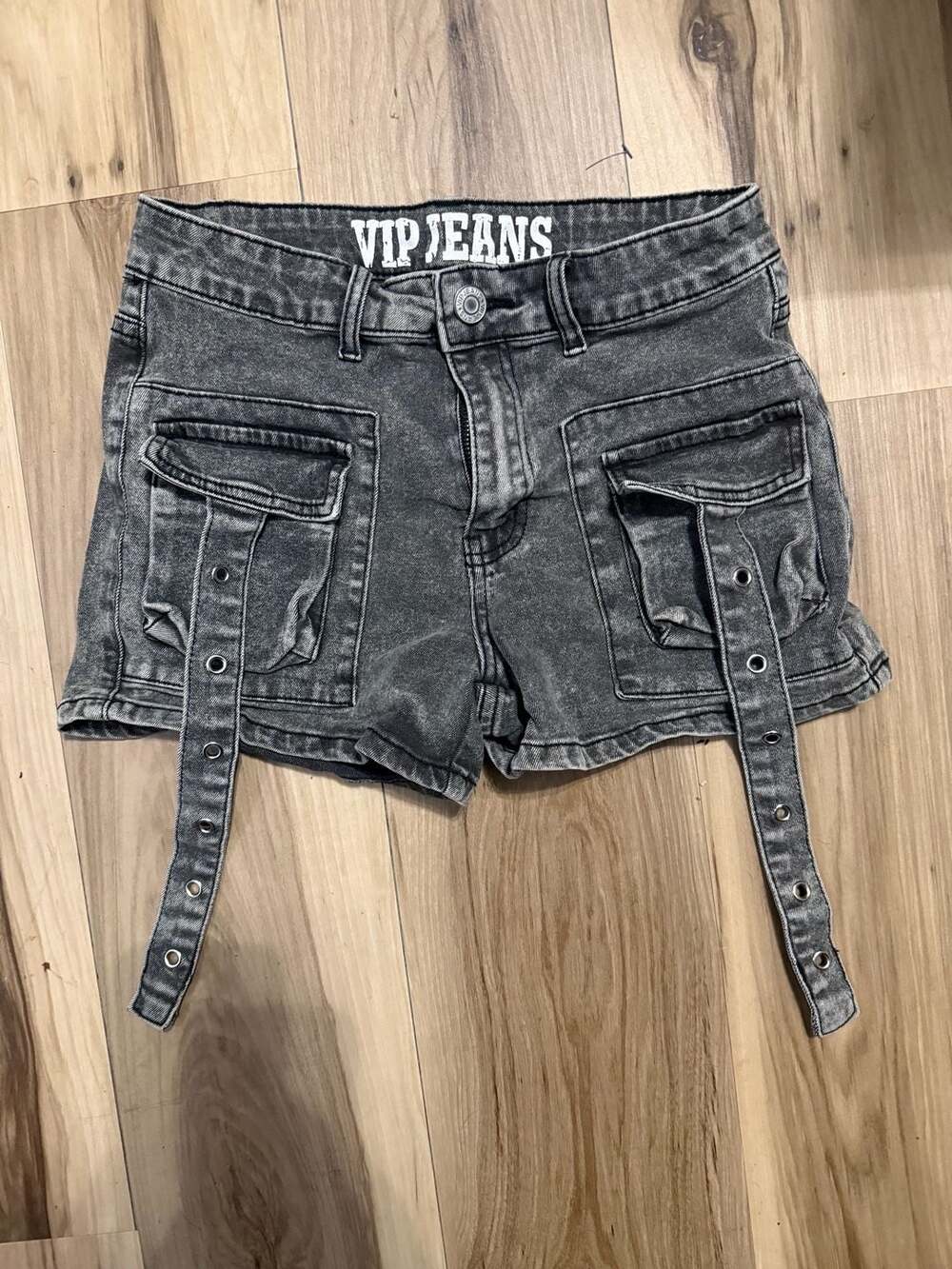 VIP Jeans 3/25 Y2K Black Cargo Denim Shorts Grommet Strap Punk Grunge